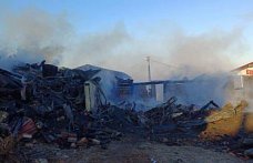 Samsun'da iki ev yangın sonucu kullanılamaz hale geldi