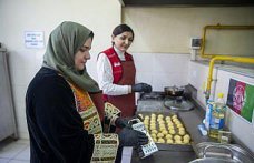 Bolu'da “kardeşlik sofrası“ 5 ülkenin bayram tatlıları için kuruldu