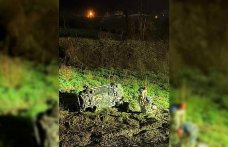 Düzce'de şarampole devrilen otomobildeki 2 kişi yaralandı