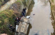 Giresun'da dereye devrilen hafif ticari araçtaki 3 kişi öldü, 2 kişi yaralandı