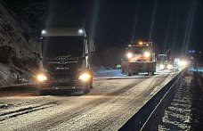 Kastamonu'da etkili olan kar ulaşımda aksamalara yol açtı