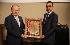 Kastamonu'da sevgi evleri ve yurtlarda kalan öğrenciler huzurevi sakinleri ile iftar yaptı