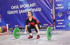 Ordu'da Genç Kızlar Türkiye Halter Birinciliği müsabakaları sürüyor