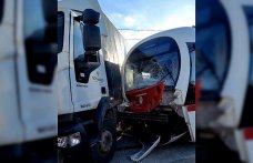 Samsun'da kamyonla tramvayın çarpıştığı kazada 3 kişi yaralandı