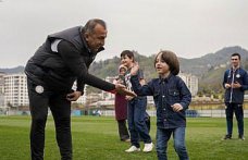 Otizmli bireylerden Çaykur Rizespor'a ziyaret