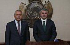 Aile ve Sosyal Hizmetler Bakan Yardımcısı Tarıkdaroğlu Rize'de ziyaretlerde bulundu