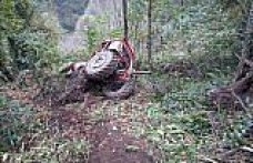 Alaçam'da devrilen traktörün sürücüsü yaralandı