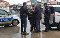 Bafra'da bir kişi, tartıştığı kız kardeşini bıçakla yaraladı