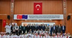 VALİ ŞAHİN ‘MESLEKİ EĞİTİM MUTFAĞIMDAN GEÇİYOR’ PROJESİNİN SERTİFİKA TÖRENİNE KATILDI