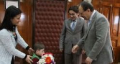 MİNİK ÖĞRENCİLERDEN BAŞKAN ŞAHİN’E ZİYARET