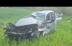 Alaçam'da tarlaya devrilen otomobildeki çift ağır yaralandı
