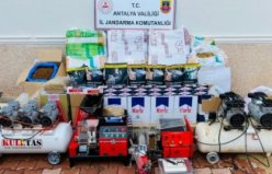 Antalya'da kaçak sigara operasyonunda 5 şüpheli yakalandı