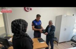 BAFRA'DA AYAKKABI BOYACISI SOKAKTA BULDUĞU 42 BİN LİRAYI SAHİBİNE ULAŞTIRDI