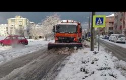 Bafra'da kar yağışı etkili oldu