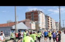 BAFRA’DA ŞEHİT UĞUR MUMCU VE GAFFAR OKKAN KOŞUSU DÜZENLENDİ