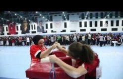 Bilek Güreşi Türkiye Şampiyonası Samsun'da devam ediyor