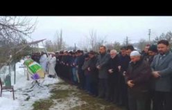 Hatay'da depremde hayatını kaybeden aynı aileden 3 kişinin cenazesi toprağa verildi