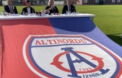 İZMİR - Bundesliga'ya transfer olan Altınordulu futbolcu Burak İnce'nin hayali Barcelona