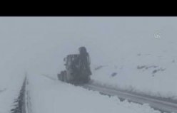 Köy ve yayla yollarında karla mücadele çalışması