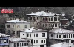 Safranbolu'nun tarihi yapıları beyaza büründü