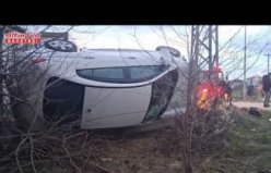 Samsun'da devrilen otomobildeki iki kişi yaralandı