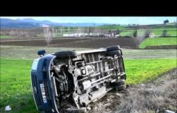 Samsun'da öğrenci servisi devrildi, 20 kişi hafif yaralandı