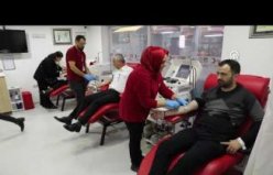 Sam­sun'da Türk Kı­zı­la­ya kan ba­ğı­şı ya­pan­la­ra kitap he­di­ye edil­di