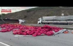 Samsun'da üç aracın karıştığı trafik kazasında 3 kişi yaralandı