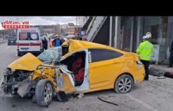 Samsunda üst geçide çarpan otomobilin sürücüsü ağır yaralandı