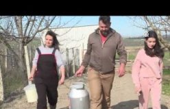 Şehir hayatını bırakıp hayallerindeki yaşamı köyde kurdular