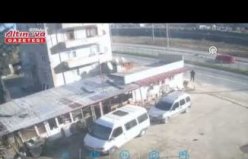 Trabzon'da iki aracın karıştığı trafik kazası güvenlik kamerasınca kaydedildi