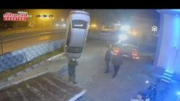 Bafra'da otomobilin caminin bahçesine devrilmesi kamerada