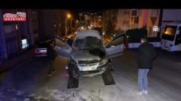 Karabük'te duvara çarparak alev alan otomobil kullanılamaz hale geldi