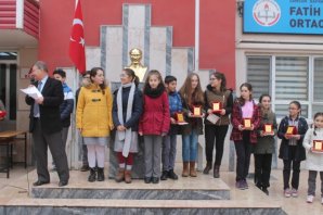 BAFRA FATİH ORTAOKULUNDA KARNE HEYECANI