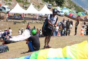 KAPIKAYAFEST DOĞA SPORLARI FESTİVALİ  RENKLİ GÖSTERİLERLE BAŞLADI
