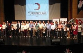 Türk Kızılayı'ndan bağışçılara madalya