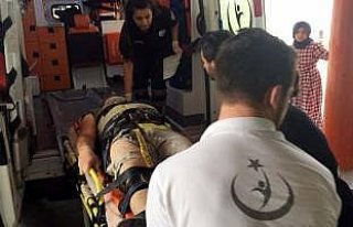 Düzce'de çatıdan düşen kişi yaralandı