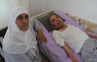 FELÇLİ EŞİNE 18 YILDIR GÖZÜ GİBİ BAKIYOR