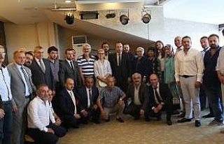 MHP Samsun İl Başkanı Tekin, gazeteciler ile bir...