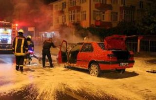 SEYİR HALİNDEKİ ARAÇ YANDI