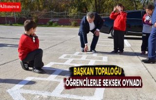 19 Mayıs Belediye Başkanı Osman Topaloğlu öğrencilerle...