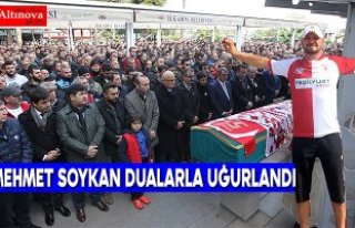 Halı sahada kalp krizi geçiren kişi hayatını...