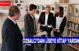 Özbalcı'dan liseye kitap yardımı