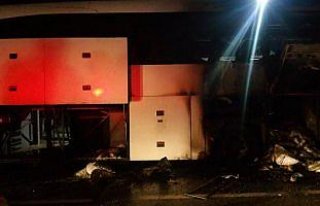Seyir halindeki yolcu otobüsünde yangın
