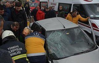 Düzce'de iki otomobil çarpıştı: 5 yaralı