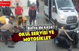 Okul servisi ile motosiklet çarpıştı