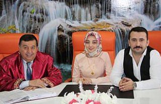 Sevgililer Günü'nde nikah yoğunluğu