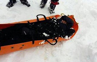 Yayla yolunda donma tehlikesi geçiren kişi kurtarıldı