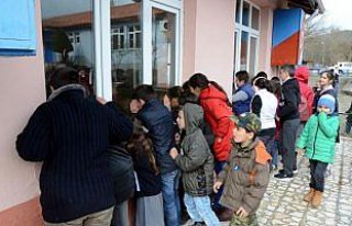 Zonguldak'ta yıkılma riski bulunan okulun boşaltılması