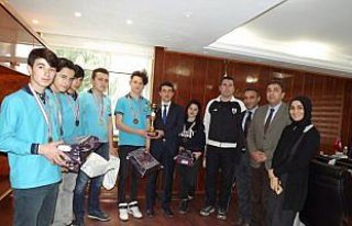 Doğankent'te başarılı atletler ödüllendirildi